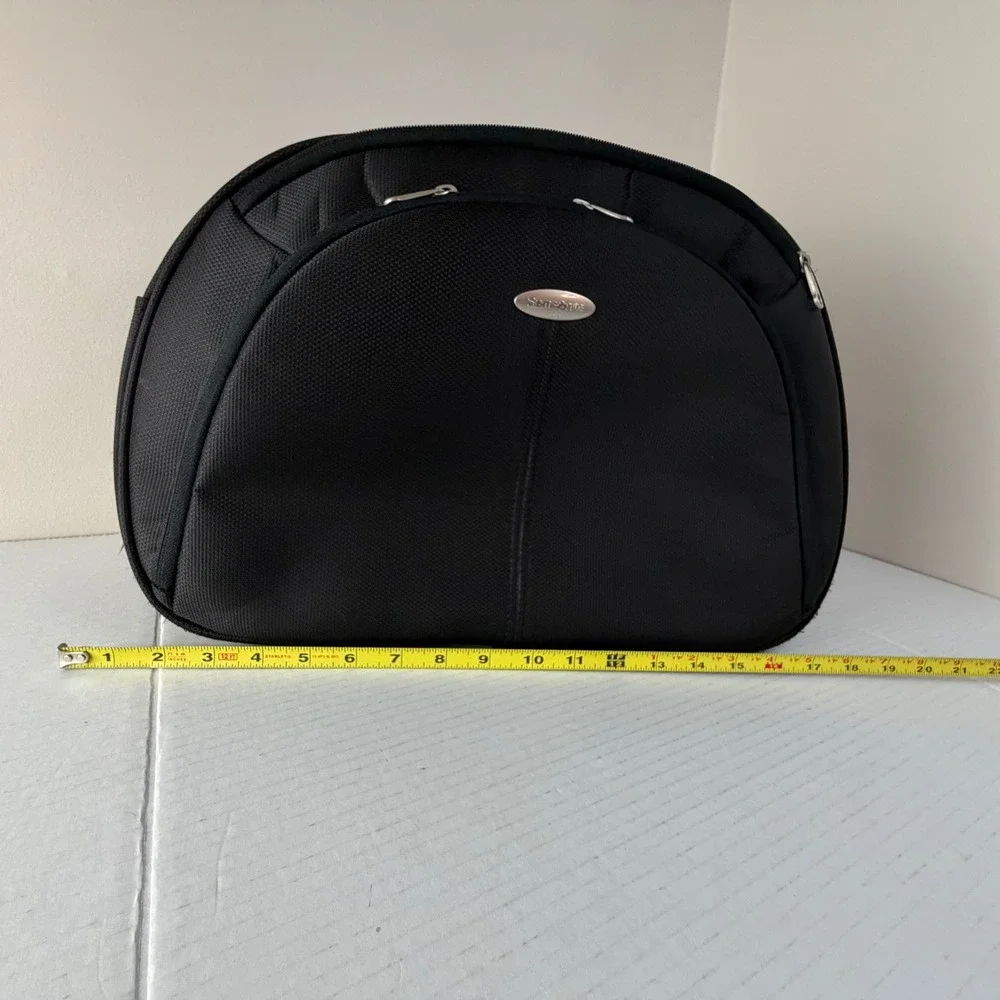 Samsonite Travel Boarding Bag Black Medium Size with Adjustable Strap
